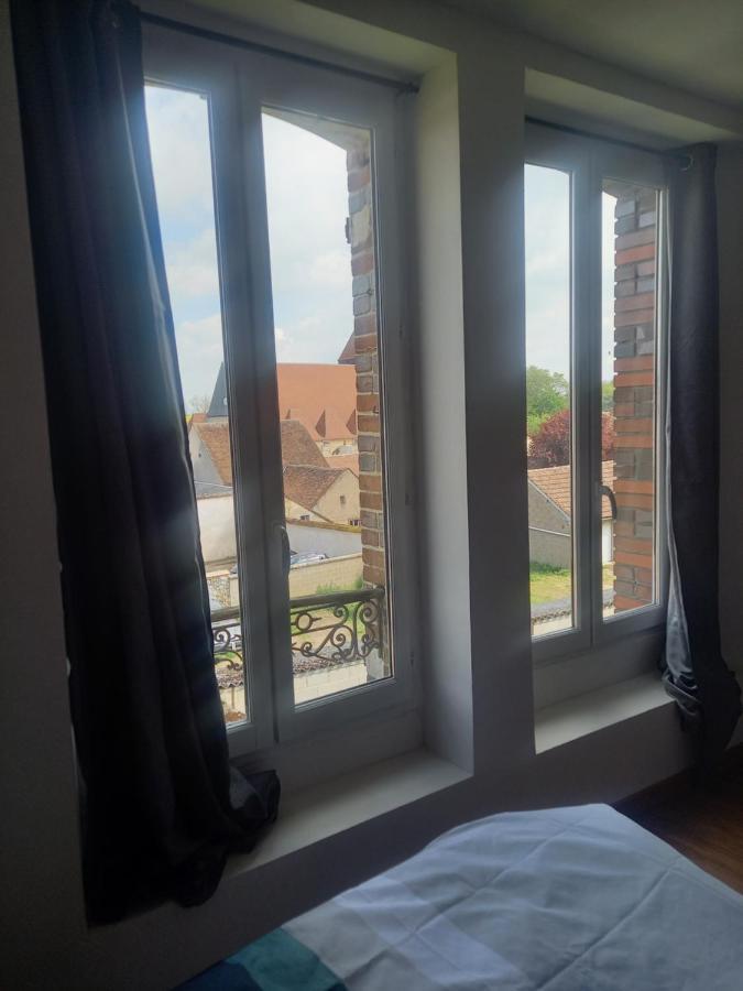 Logement Entier Spacieux Et Confortable A 1 H De Paris Courtenay  Exterior foto